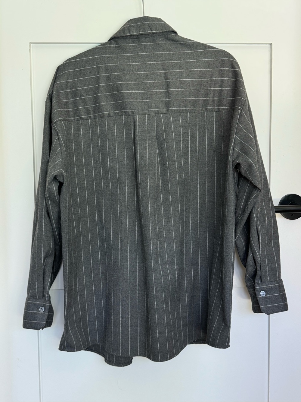 H&M Divided Charcoal Gray Pinstripe Shirt Jacket - Picture 4 of 6